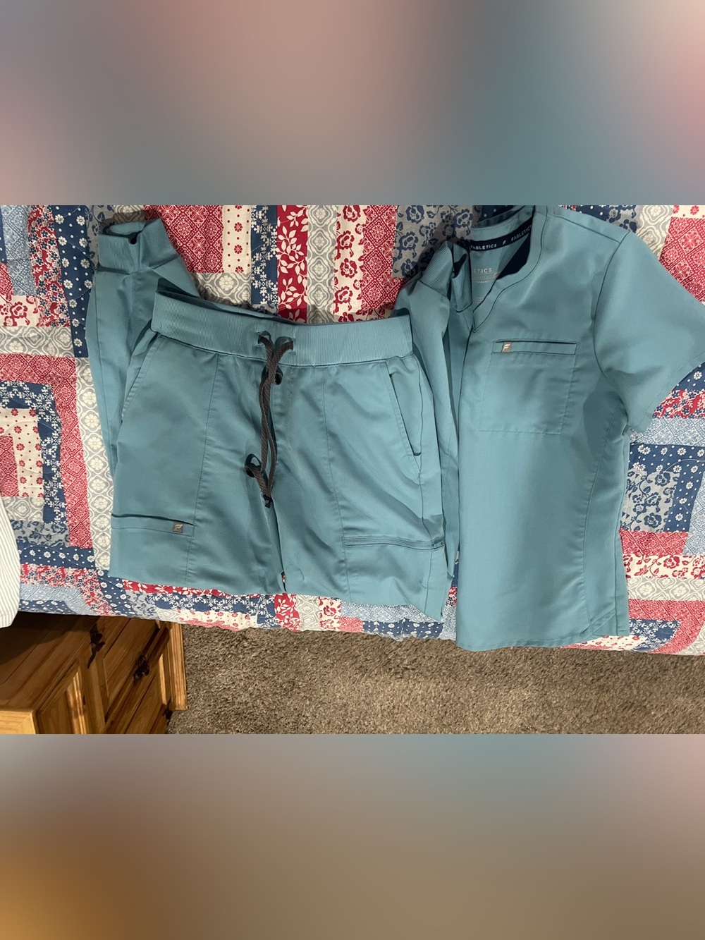 Fabletics Scrub Set - Picture 7 of 7